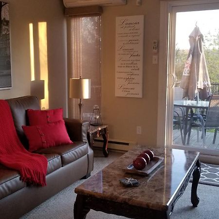 מונט טרמבלאנט 2 Bedroom Condo In Pedestrian Village By Amazing Property Rentals מראה חיצוני תמונה