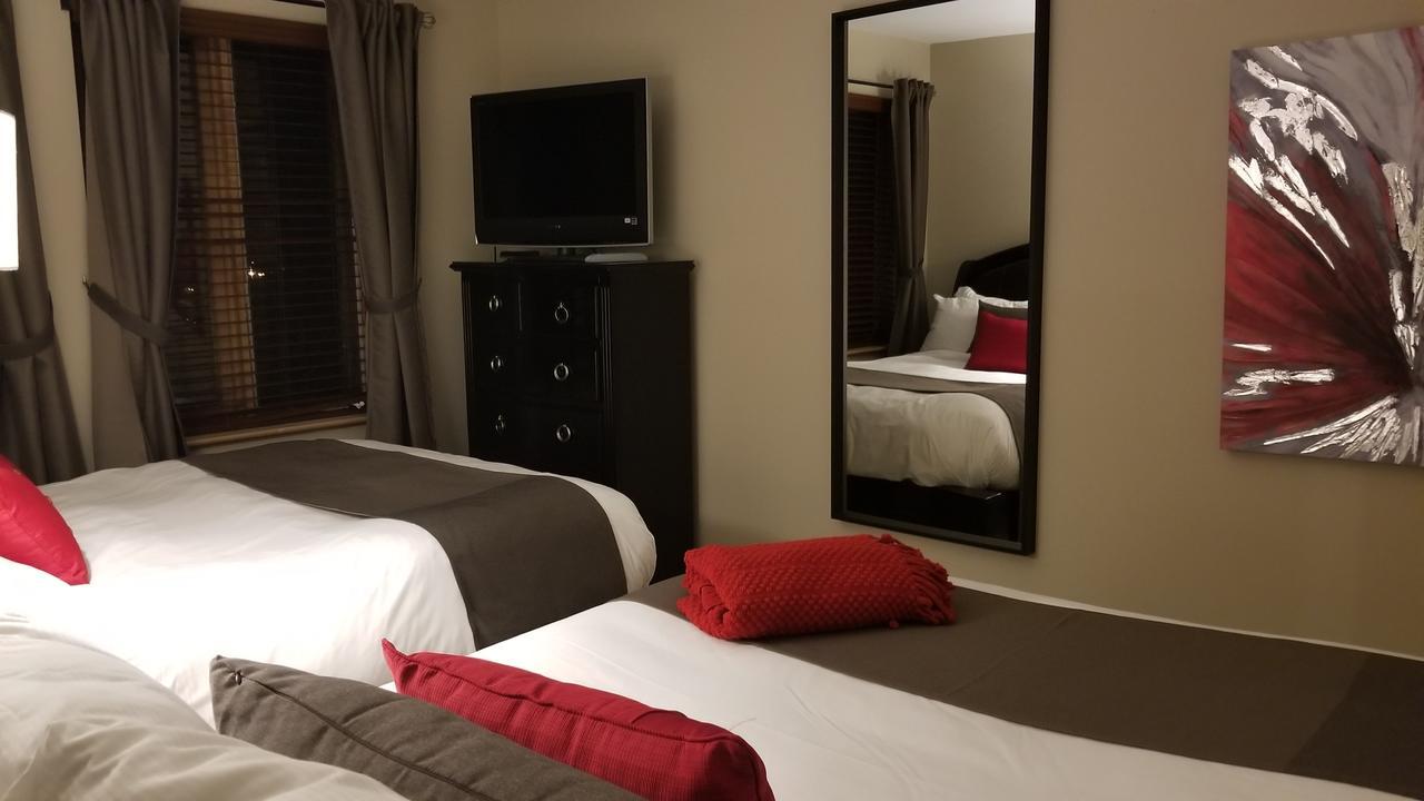 מונט טרמבלאנט 2 Bedroom Condo In Pedestrian Village By Amazing Property Rentals מראה חיצוני תמונה